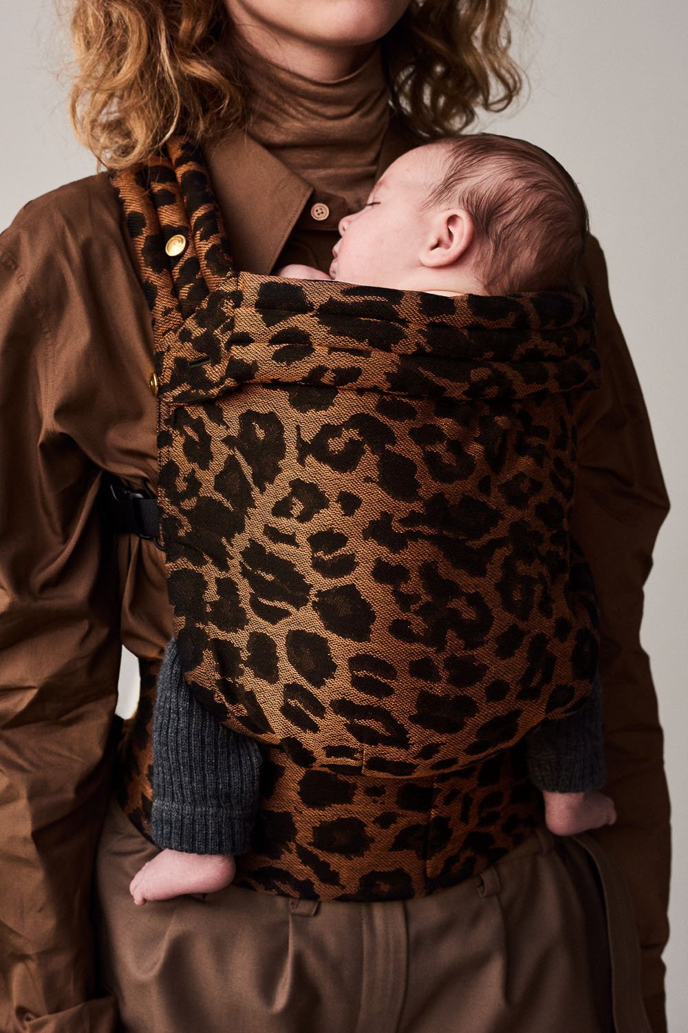 Artipoppe  アーティポッペ　レオパード　ライト Leopard Classic | Zeitgeist Baby Carrier | SHOP ARTIPOPPE